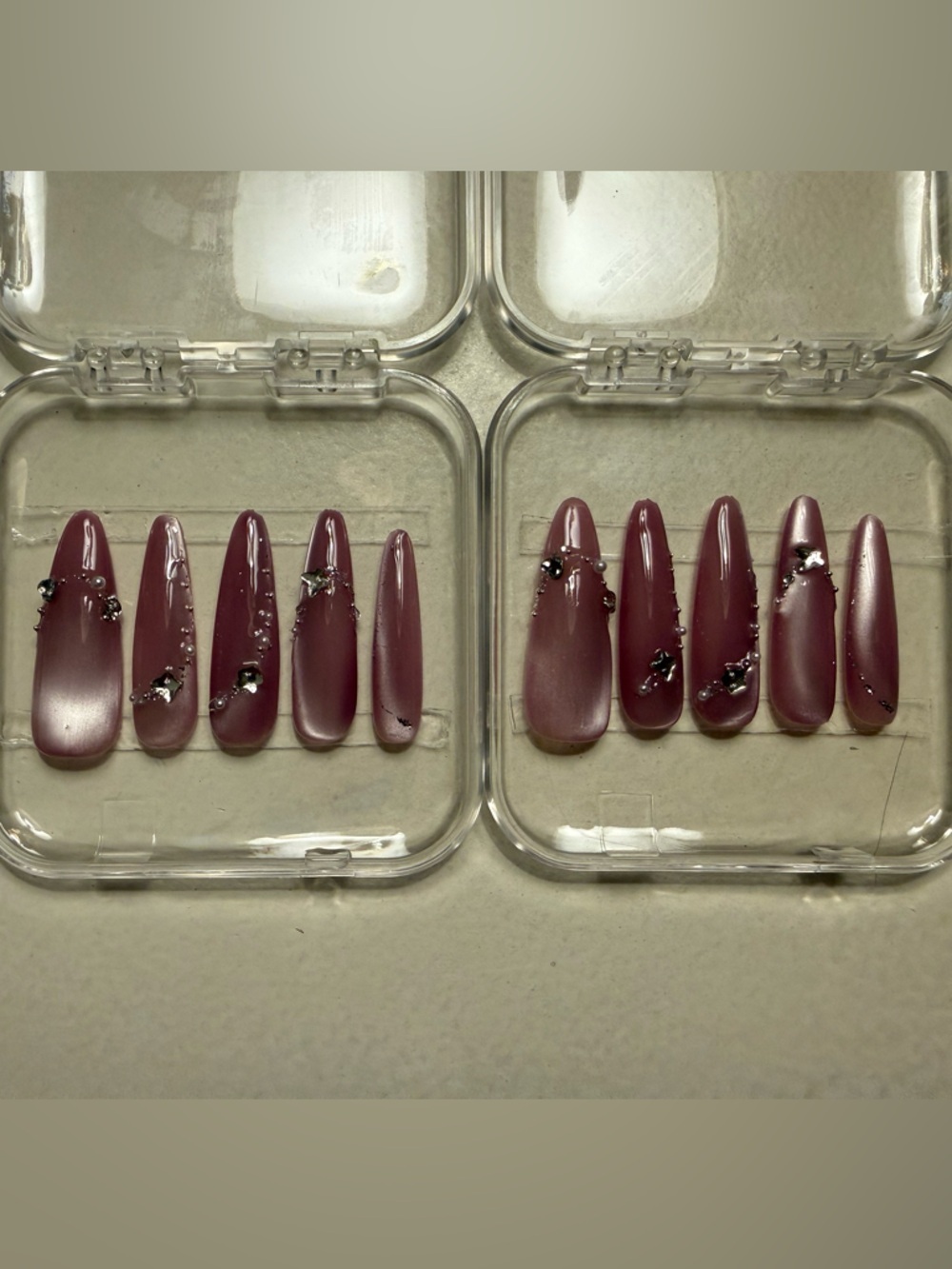 Elegant Purple Press-On Nails with Rhinestones - Picture 1 of 2